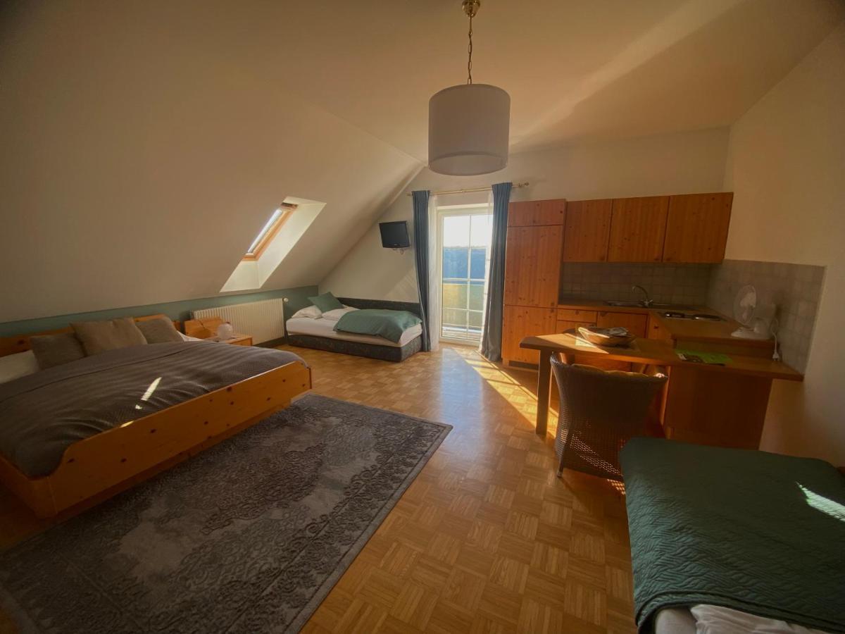 Pension Rucksackpeter Hohenbrugg an der Raab Exterior photo